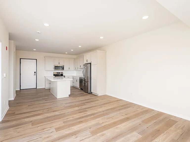 The Uptown Apartments — Photo 26