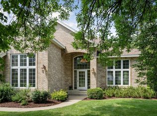 1353 Woodcrest Ave, Shoreview, MN 55126