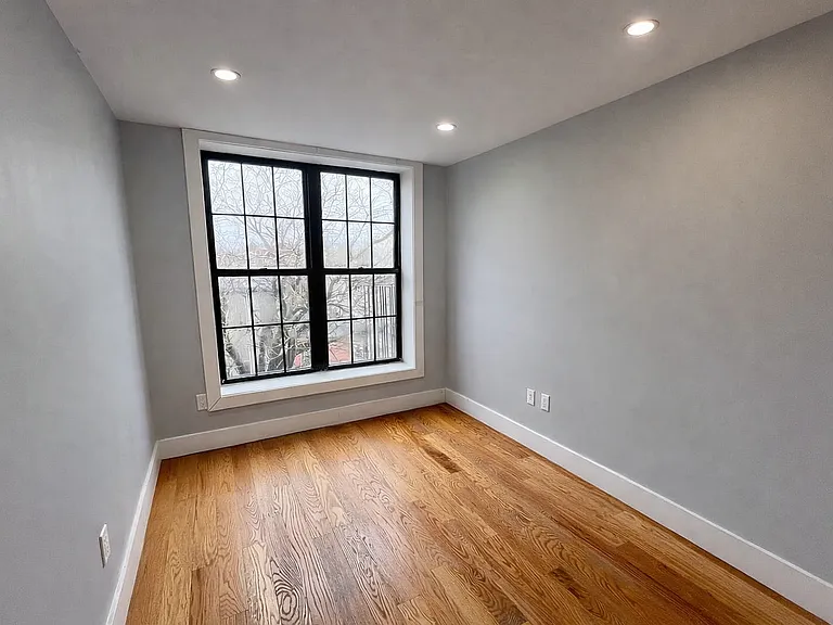 934 Lafayette Ave #5 — Photo 6