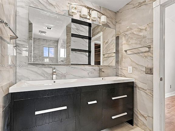 5th image of 650 NE 195th St