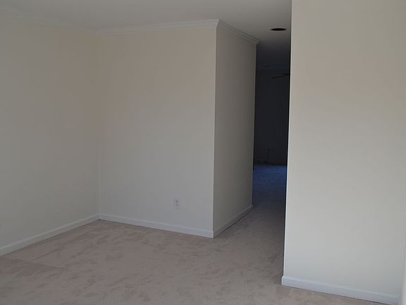 5th image of 547 Tiffany Ct