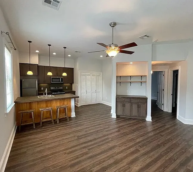 6204 S Rocheblave St #B — Photo 7