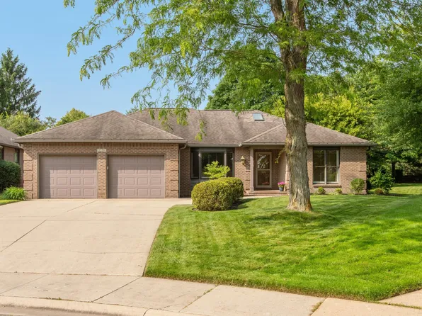 1220 Pintail Ct, Columbus, IN 47201