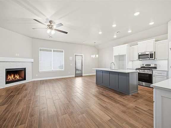 2nd image of 1300 Colonial Ave