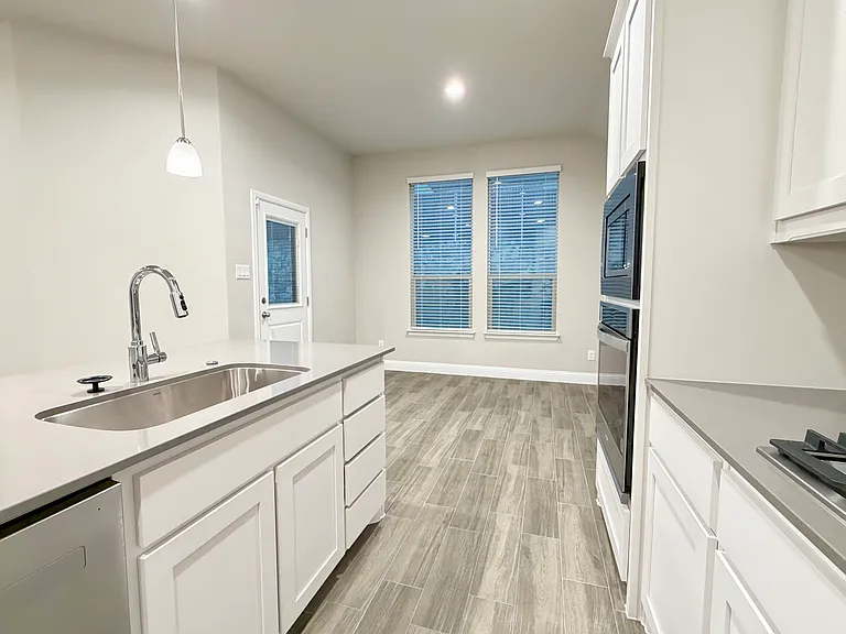 3648 Walnut Ridge Dr — Photo 8