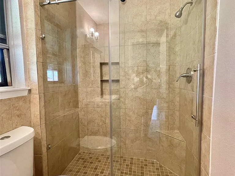 509 Dwyer St — Photo 13