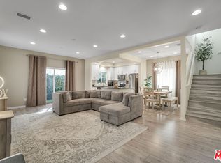 22755 Walnut Park Ln #5, Newhall, CA