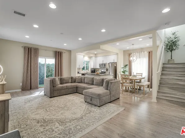 22755 Walnut Park Ln #5, Newhall, CA 91321