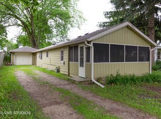 859 Washington St, Woodstock, IL 60098