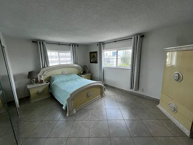 1001 NE 14th Ave #701 — Photo 20