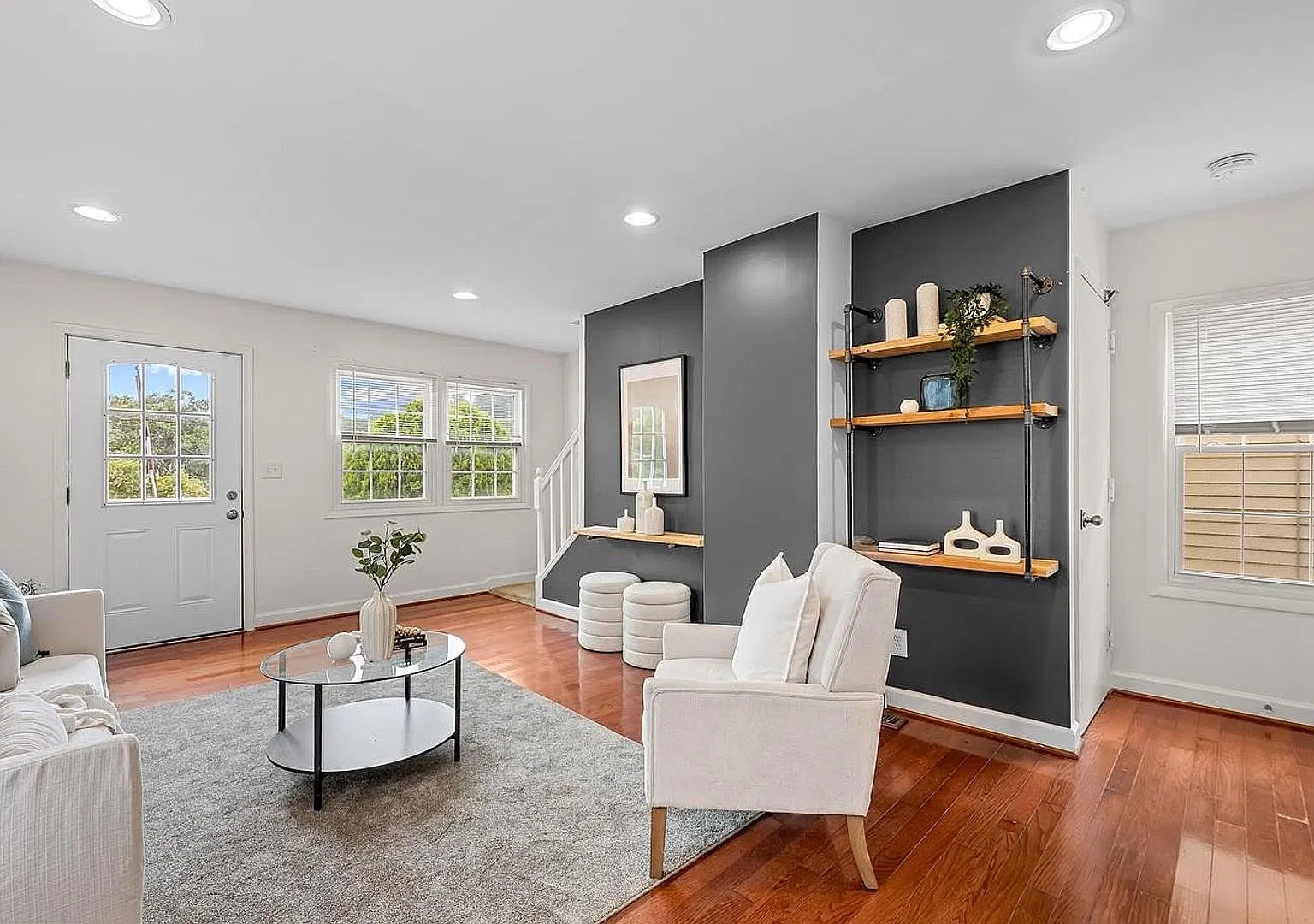 Renovated 2-Bedroom Home in the Heart of Mount Washington with Large Yard & Parking — Photo 3
