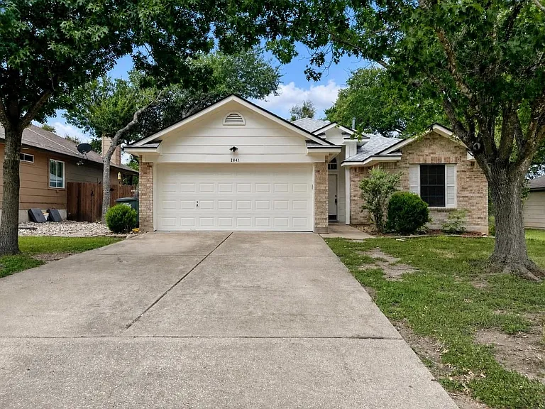 1841 Greening Way — Photo 3