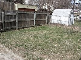 4th image of 1915 Jones St