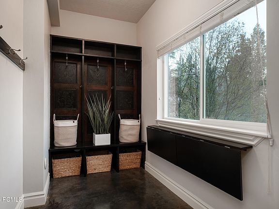 5th image of 110 Paradise Rd
