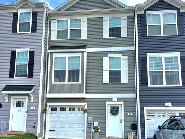 56 Coop Ln, Hanover, PA 17331