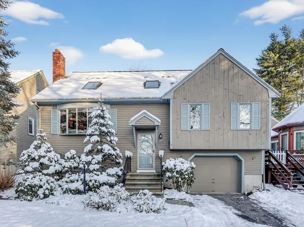 34 Copperwood Dr, Stoughton, MA 02072