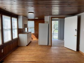 One Bedroom Apartment near downtown Morganton - comes with a washer and dryer in unit!