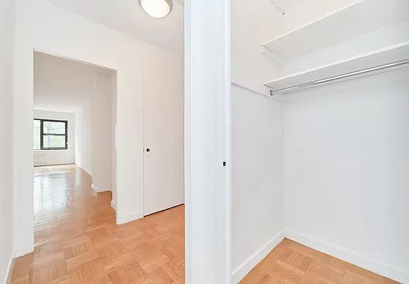 5th image of 412 E 55th St APT 8H