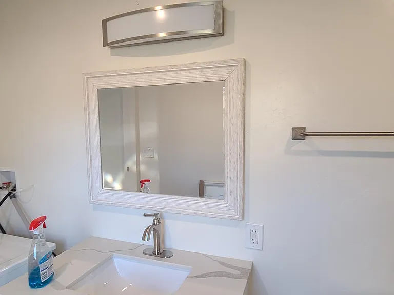 1402 Clara Ln — Photo 18