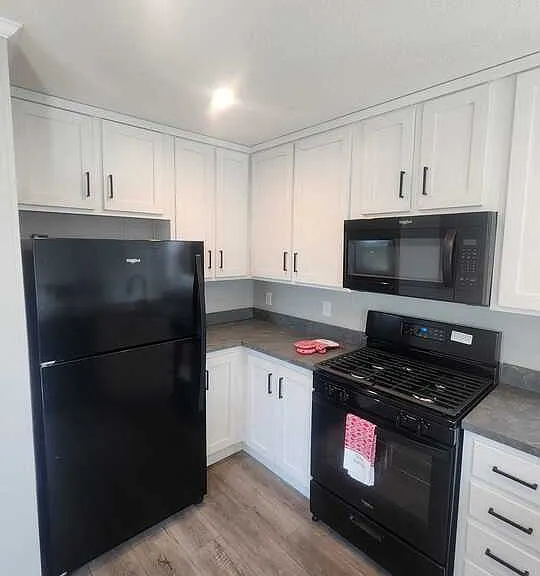 23 Thomas Ln #431 — Photo 6