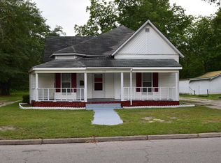 419 Charlotte St, Hamlet, NC 28345