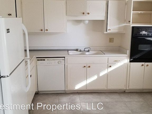 3rd image of 820 E Maryland Ave #8470275