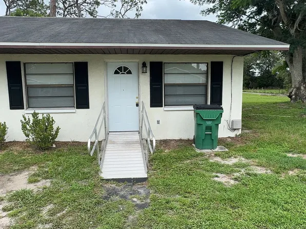 4734 20th St, Zephyrhills, FL 33542