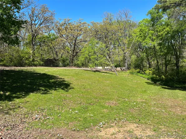929 Crooked Oak Dr, Durant, OK 74701