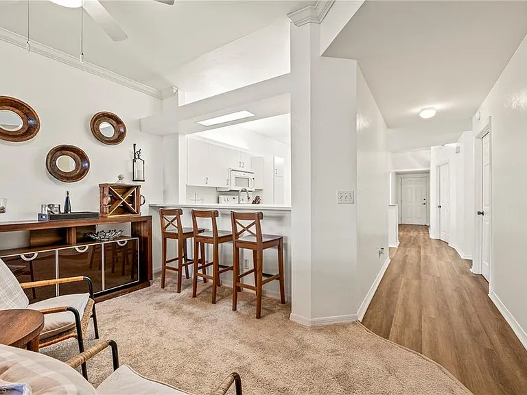 280 Robin Hood Cir #101 — Photo 4