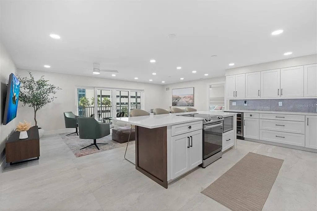 2 bed, 2.0 bath, 1150 sqft, $6,500 — Photo 4