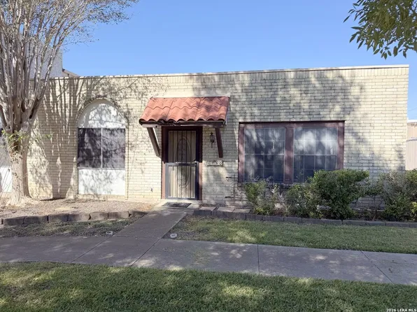6830 Crown Rdg, San Antonio, TX 78239