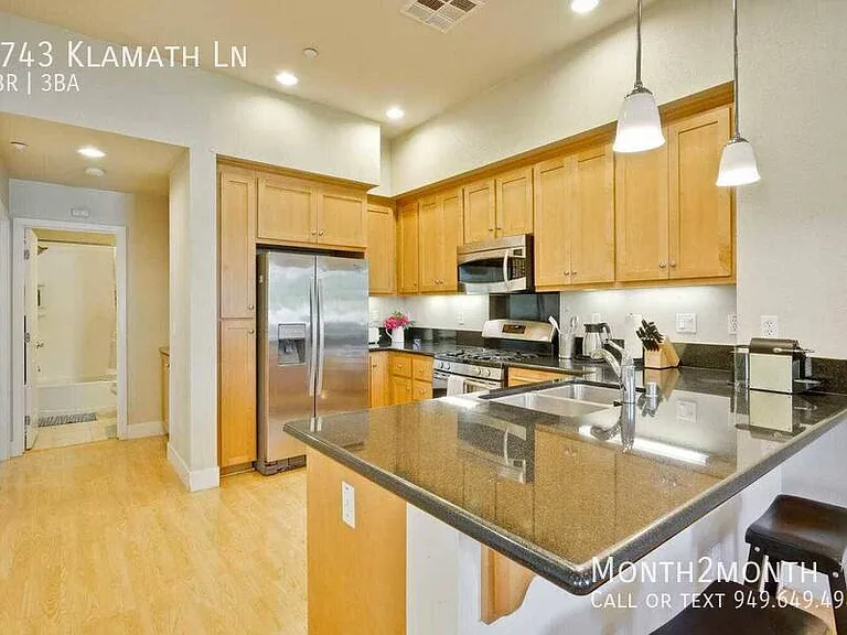 3743 Klamath Ln — Photo 5