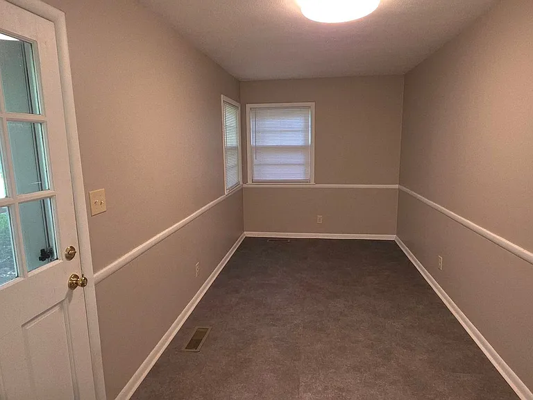 1441 S Barnes Ave — Photo 8