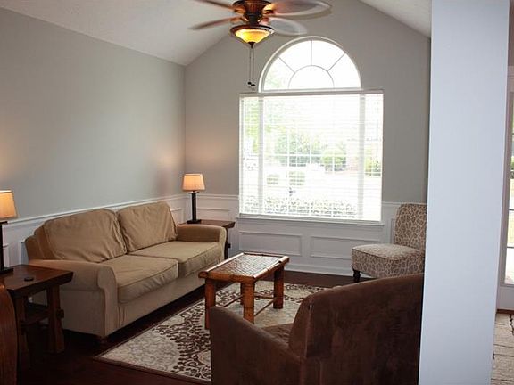 4th image of 1039 Dominion Walk Dr