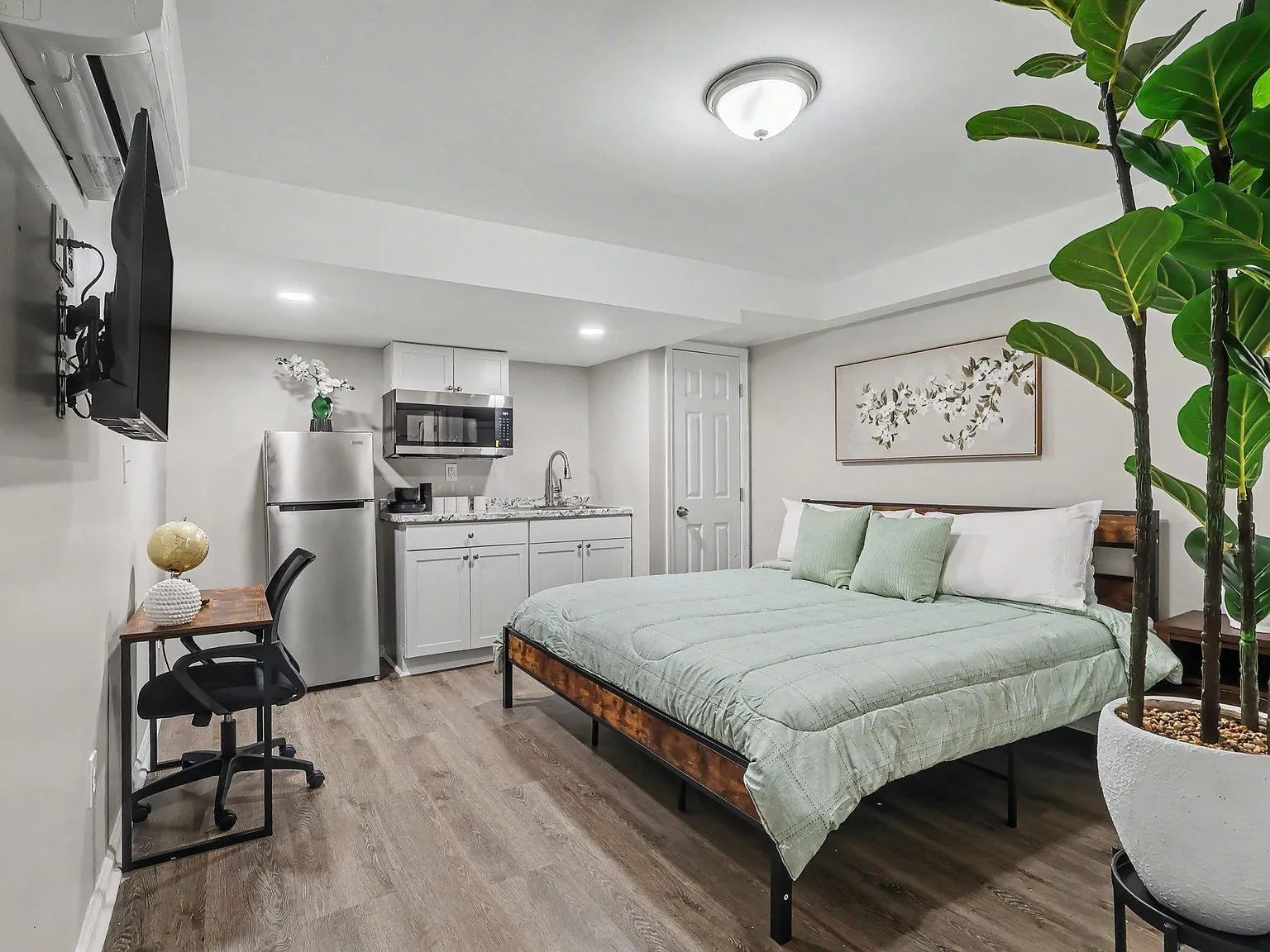 1 bed, 1.0 bath, 250 sqft, $1,616 — Photo 4