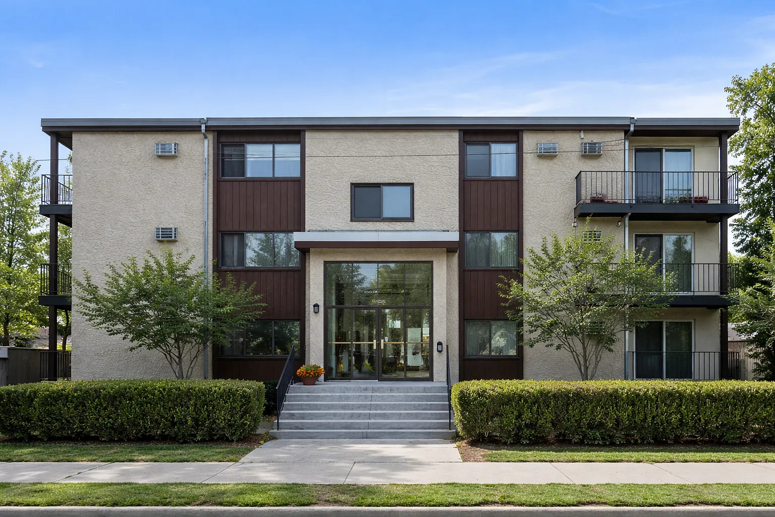 1004 7th St SE — Photo 1
