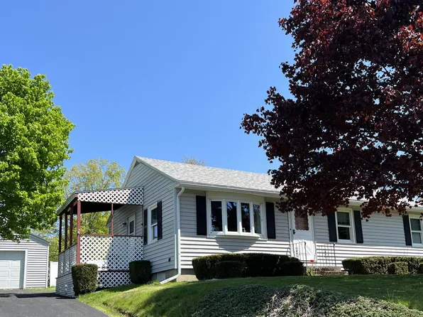 21 Monroe St, Florida, MA 01247