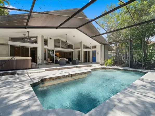 1904 Timberline DR, NAPLES, FL 34109