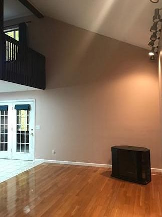 3rd image of 1542 Colony Park Dr