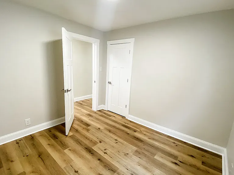 1142 S Keystone Ave — Photo 17