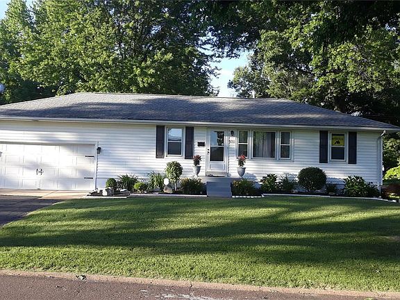 4th image of 9250 Macon Ave