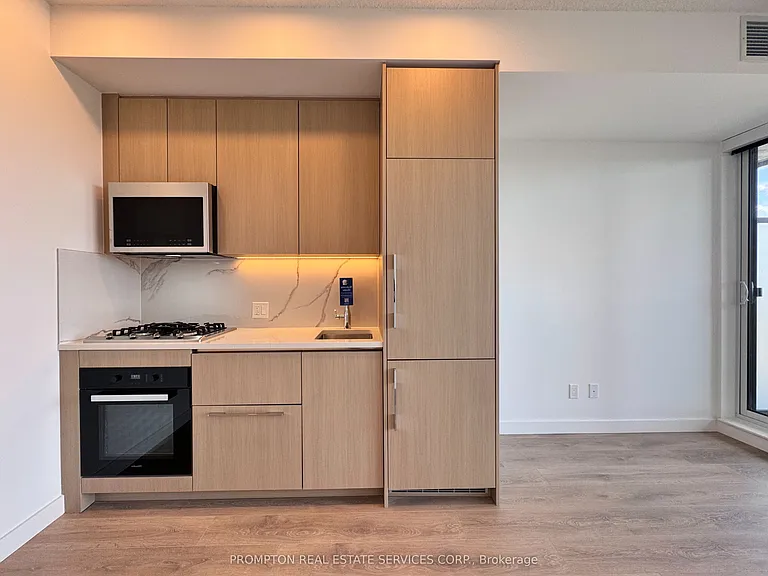 75 Billes Hts #1709 — Photo 4