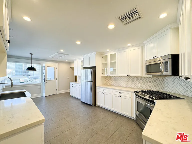 922 W Kensington Rd — Photo 11