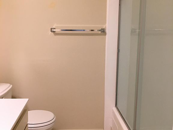 5th image of 518 E Cypress St APT 27
