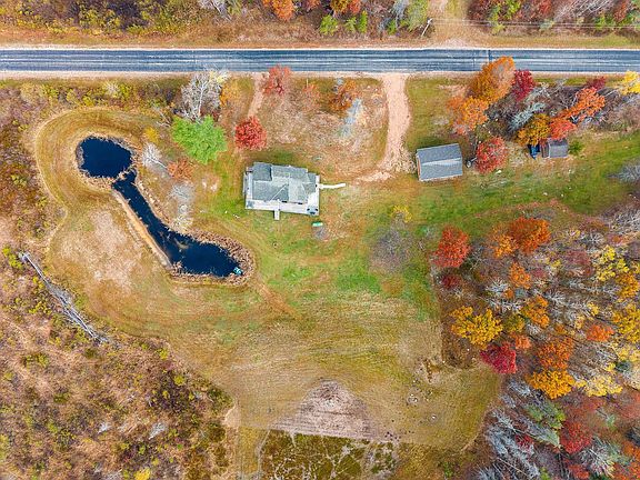 4th image of W10093 Benson Lake Rd