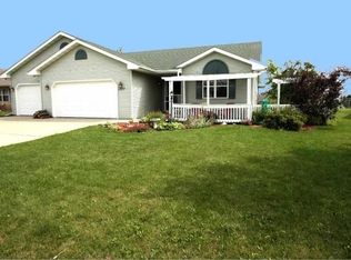 1377 Prairie Rose Dr, Sun Prairie, WI 53590