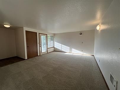 3rd image of 514 Maple Ave Unit 106