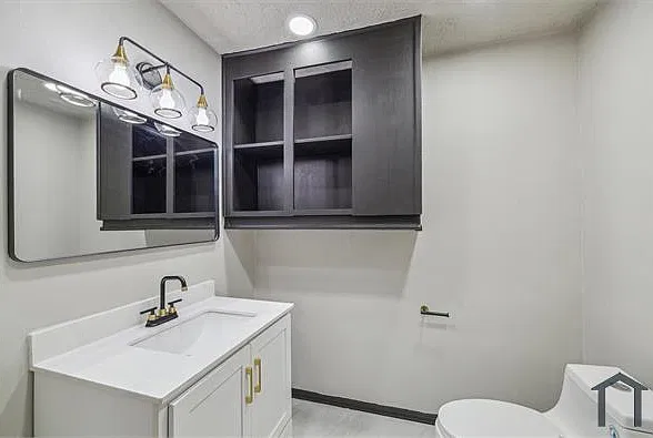 412 Lyndale Dr — Photo 10