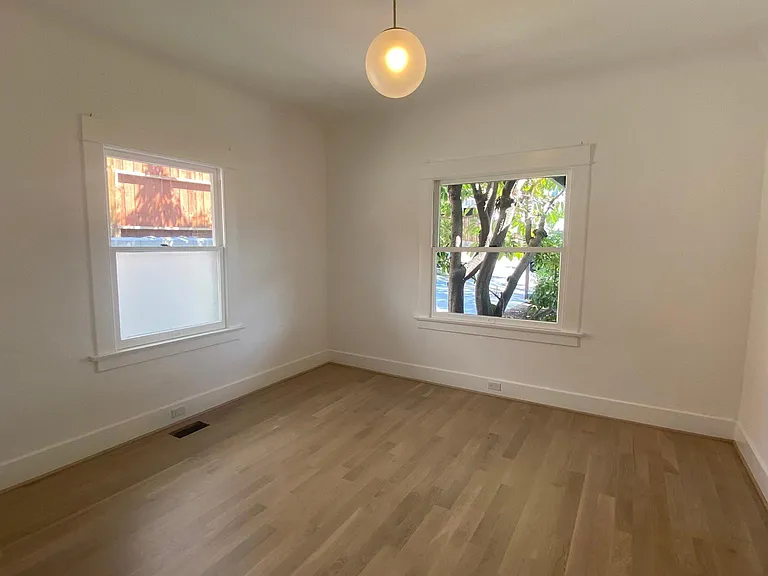 2260 Ewing St — Photo 7