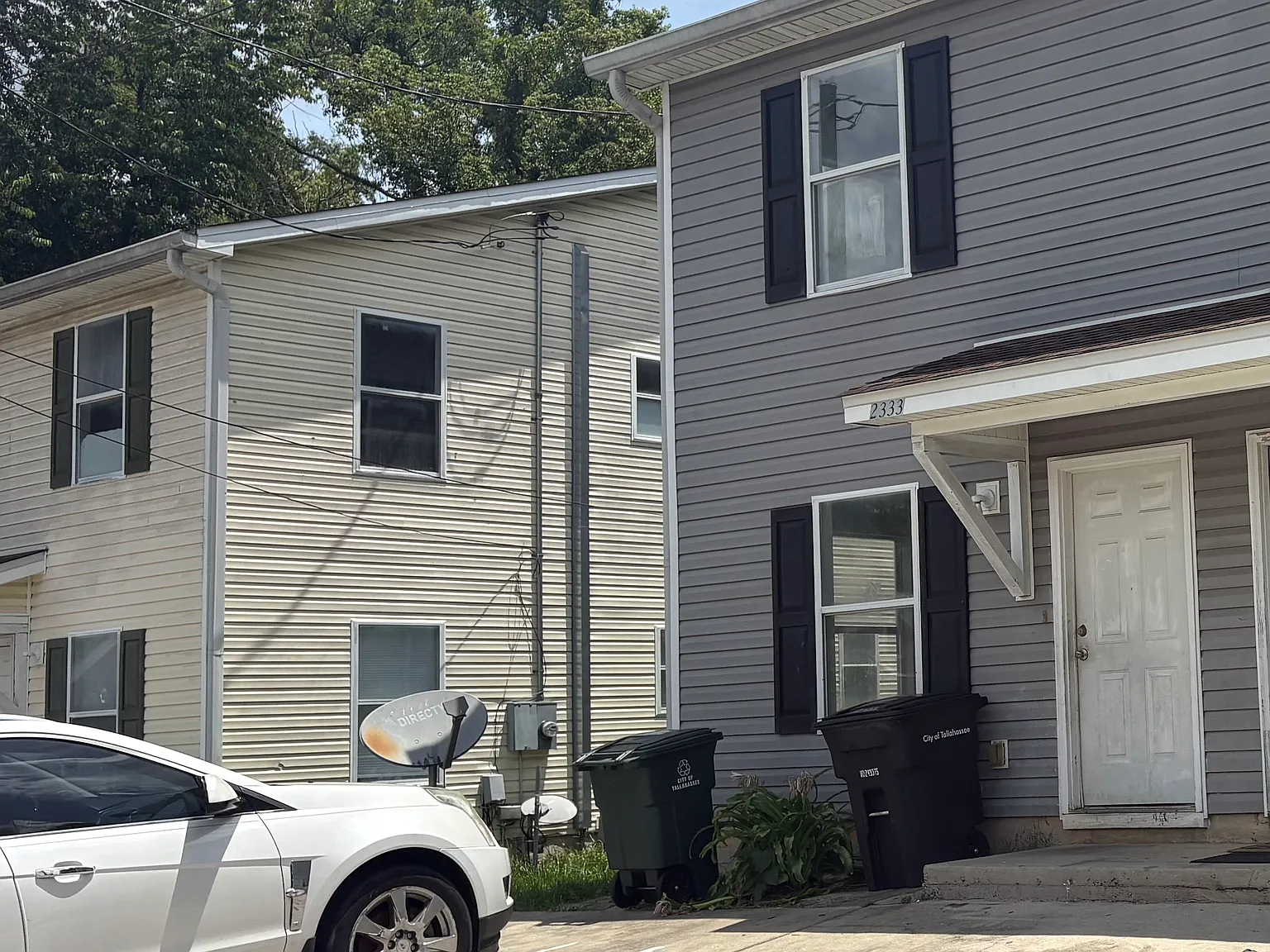 2333 Holton St — Photo 2